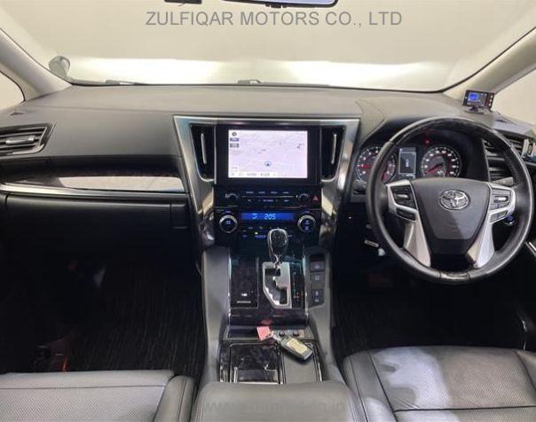 TOYOTA ALPHARD 2022 Image 4
