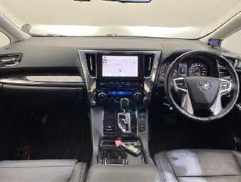 TOYOTA ALPHARD 2022 Image 4