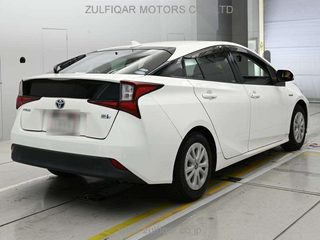 TOYOTA PRIUS 2019 Image 2