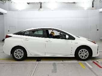 TOYOTA PRIUS 2019 Image 3