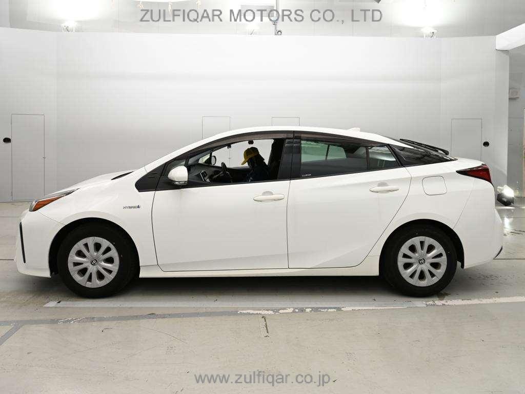 TOYOTA PRIUS 2019 Image 4