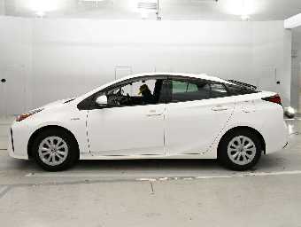 TOYOTA PRIUS 2019 Image 4