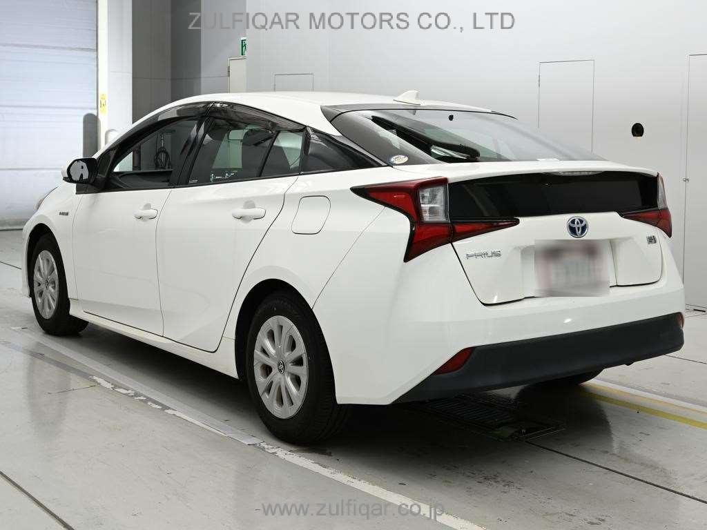 TOYOTA PRIUS 2019 Image 6