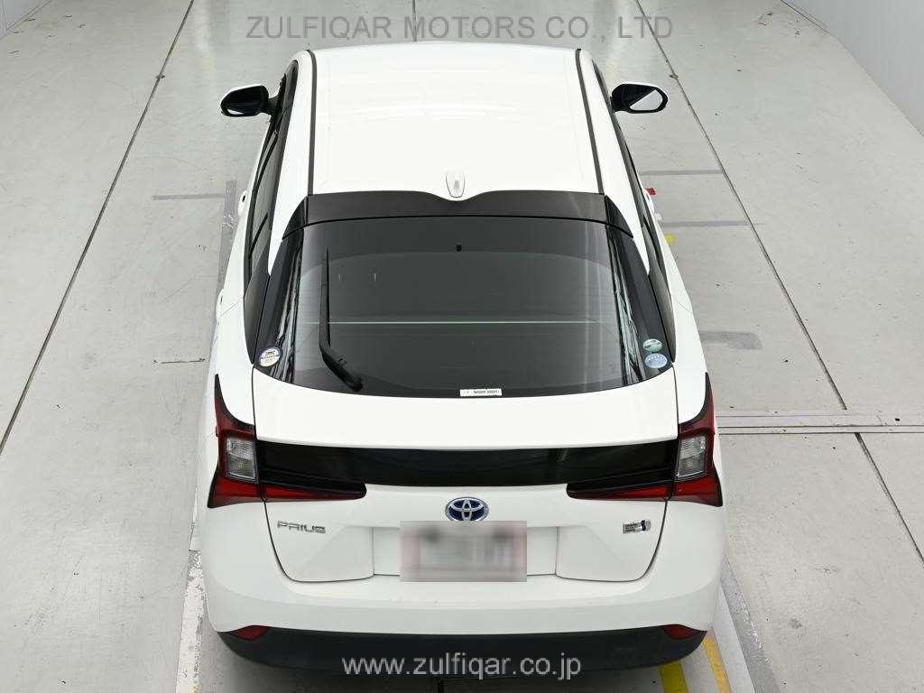 TOYOTA PRIUS 2019 Image 8