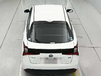 TOYOTA PRIUS 2019 Image 8