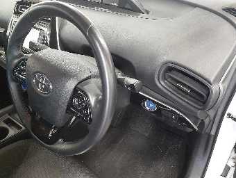 TOYOTA PRIUS 2019 Image 9