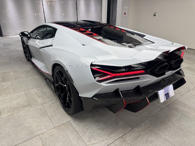 LAMBORGHINI REVUELTO 2025 Image 21