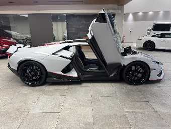 LAMBORGHINI REVUELTO 2025 Image 4