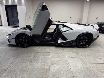 LAMBORGHINI REVUELTO 2025 Image 8