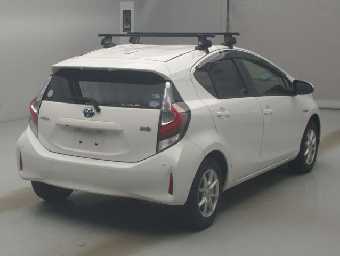 TOYOTA AQUA 2019 Image 2