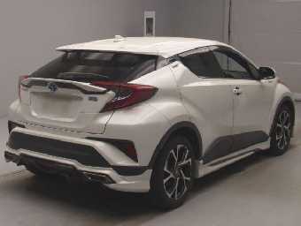 TOYOTA C-HR 2018 Image 2