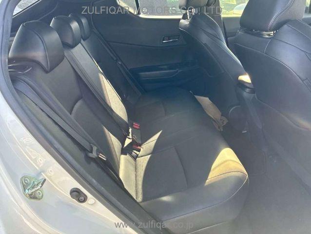 TOYOTA C-HR 2018 Image 7