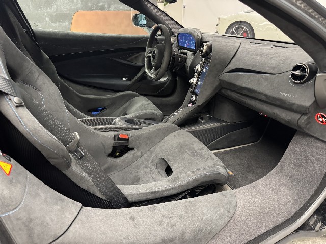 MCLAREN 765LT 2021 Image 27