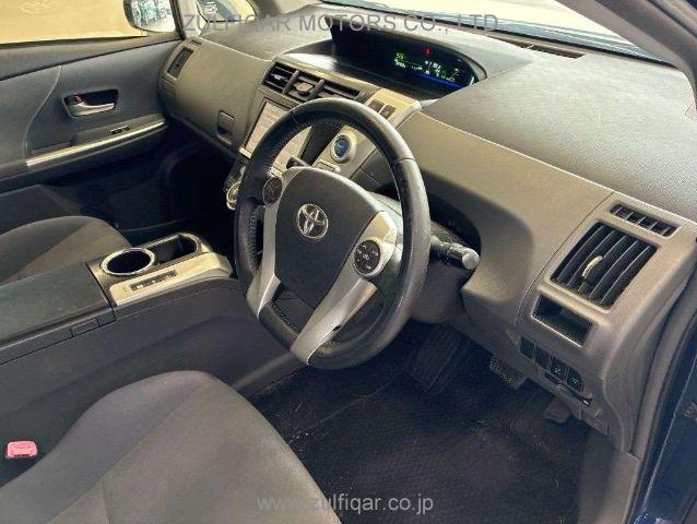 TOYOTA PRIUS ALPHA 2014 Image 5