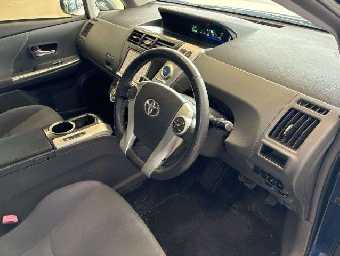 TOYOTA PRIUS ALPHA 2014 Image 5