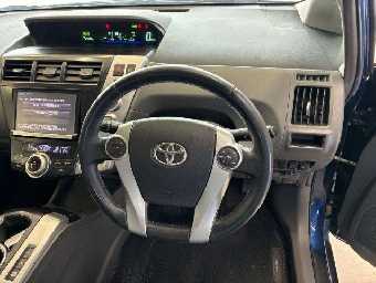 TOYOTA PRIUS ALPHA 2014 Image 6