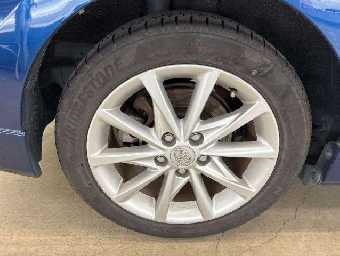 TOYOTA PRIUS ALPHA 2014 Image 10