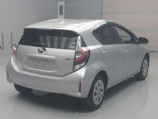 TOYOTA AQUA 2021 Image 2