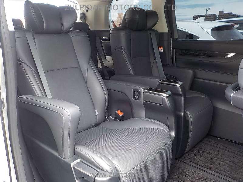 TOYOTA ALPHARD 2022 Image 10
