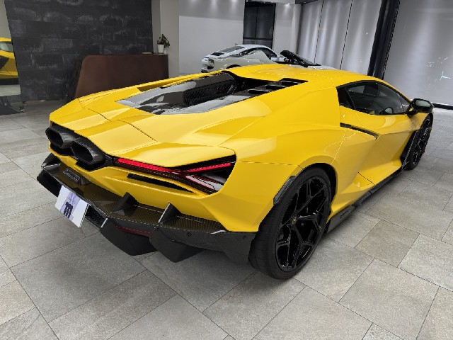 LAMBORGHINI REVUELTO 2024 Image 19