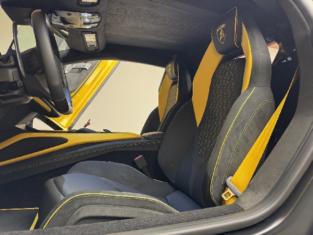 LAMBORGHINI REVUELTO 2024 Image 25