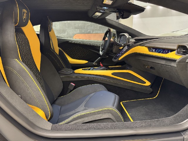LAMBORGHINI REVUELTO 2024 Image 27