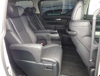 TOYOTA ALPHARD 2023 Image 8