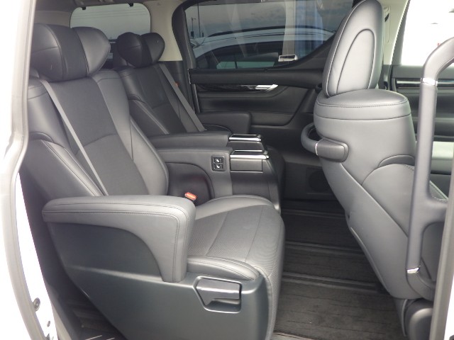 TOYOTA ALPHARD 2023 Image 23