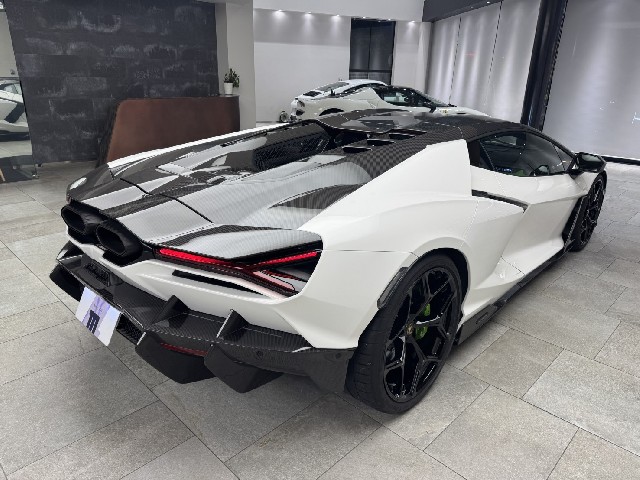 LAMBORGHINI REVUELTO 2025 Image 19