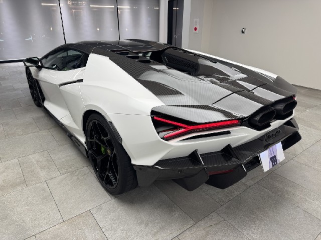 LAMBORGHINI REVUELTO 2025 Image 21