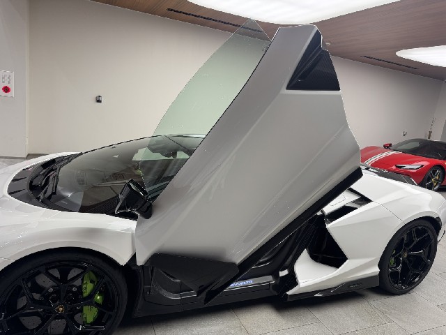LAMBORGHINI REVUELTO 2025 Image 26