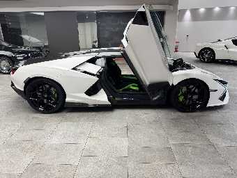 LAMBORGHINI REVUELTO 2025 Image 4