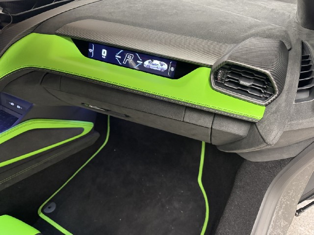 LAMBORGHINI REVUELTO 2025 Image 33