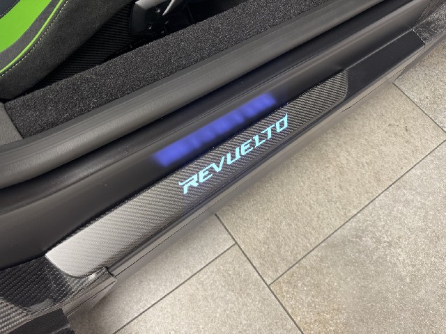 LAMBORGHINI REVUELTO 2025 Image 34