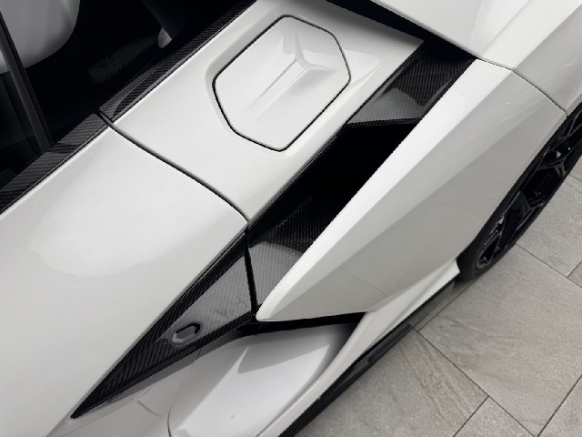 LAMBORGHINI REVUELTO 2025 Image 40