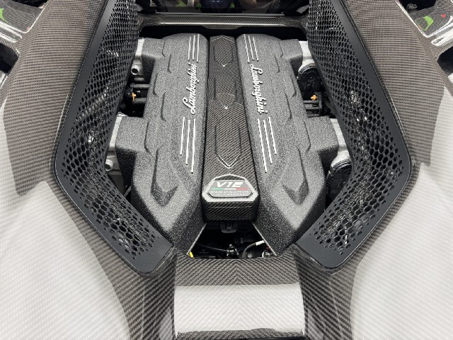 LAMBORGHINI REVUELTO 2025 Image 52