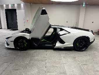 LAMBORGHINI REVUELTO 2025 Image 8