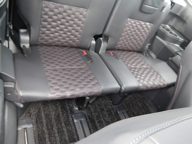 TOYOTA VOXY 2022 Image 21