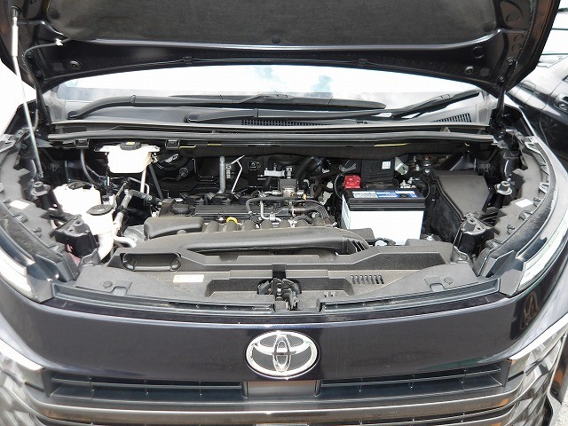 TOYOTA VOXY 2022 Image 24