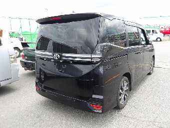 TOYOTA VOXY 2022 Image 4