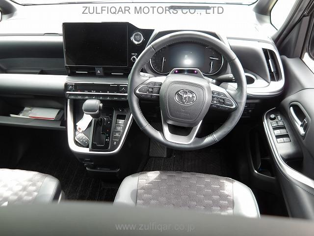 TOYOTA VOXY 2022 Image 5