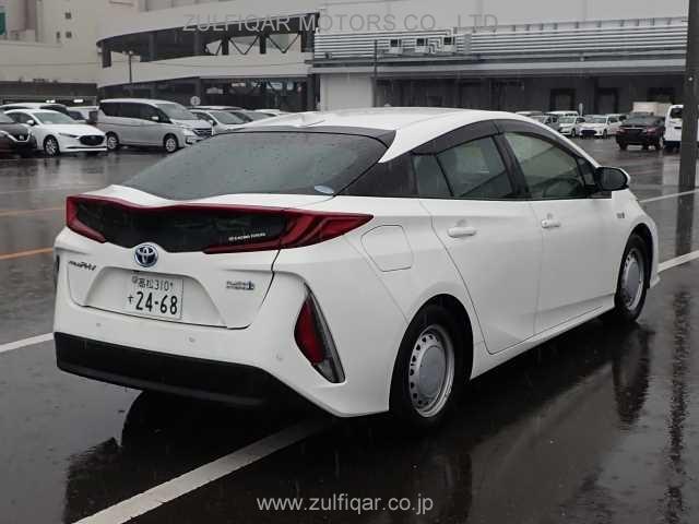 TOYOTA PRIUS PHV 2021 Image 2