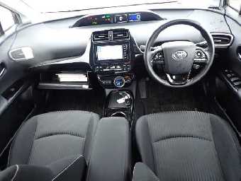 TOYOTA PRIUS PHV 2021 Image 3
