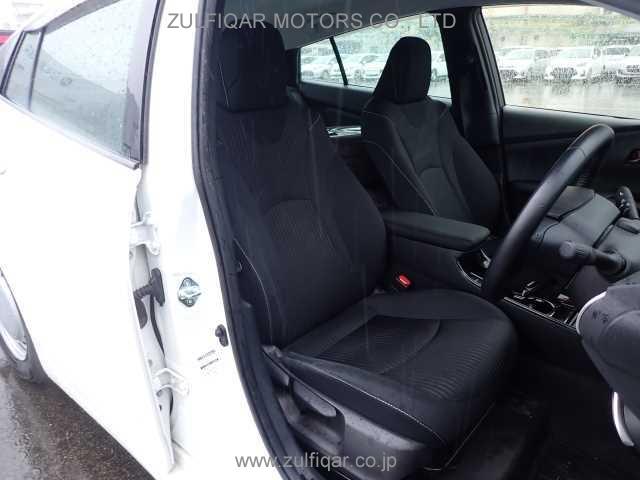 TOYOTA PRIUS PHV 2021 Image 6