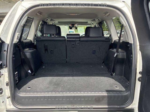 TOYOTA PRADO 2019 Image 8