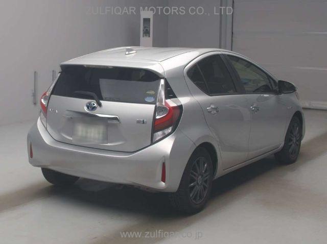 TOYOTA AQUA 2018 Image 2