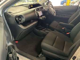 TOYOTA AQUA 2018 Image 9