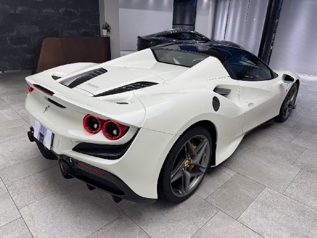 FERRARI F8 SPIDER 2022 Image 19