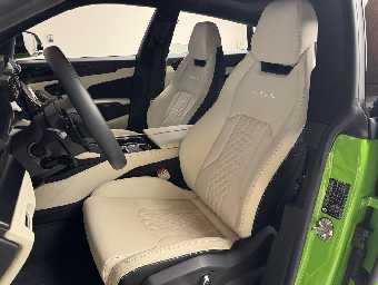 LAMBORGHINI URUS 2024 Image 11