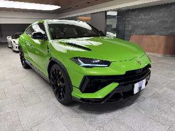 LAMBORGHINI URUS 2024 Image 3